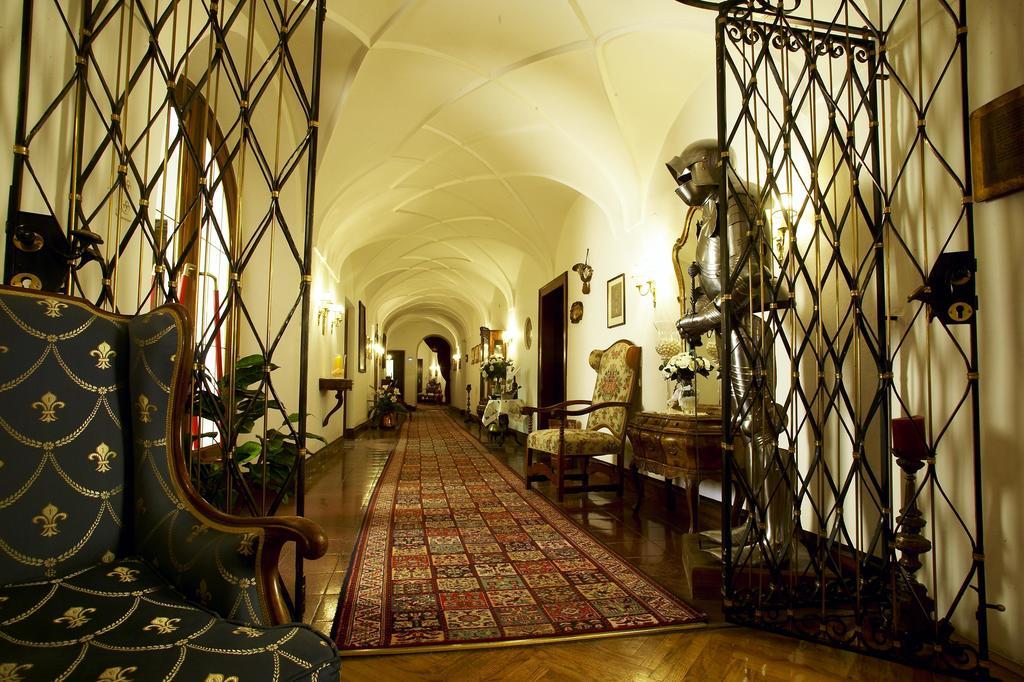 Schlosshotel Post Edelfreisitz Sprengenstein Imst Εξωτερικό φωτογραφία
