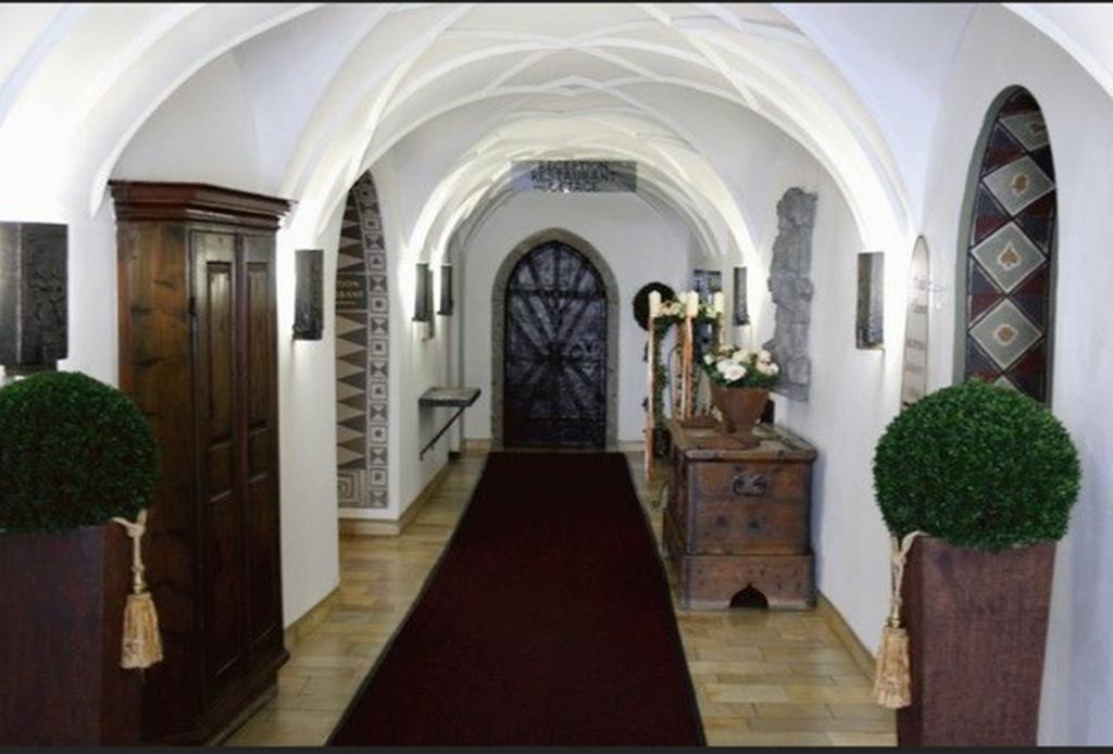 Schlosshotel Post Edelfreisitz Sprengenstein Imst Εξωτερικό φωτογραφία