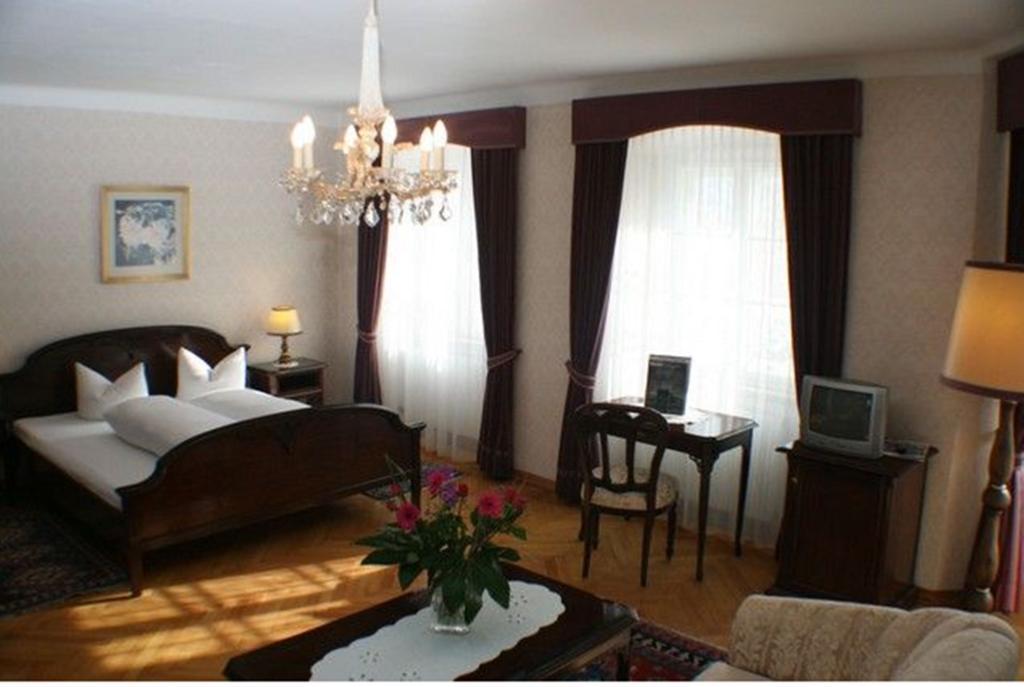 Schlosshotel Post Edelfreisitz Sprengenstein Imst Εξωτερικό φωτογραφία